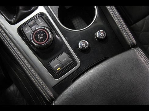 Used 2017 Nissan Maxima Platinum FWD image 15