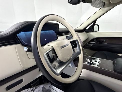 Used 2023 Land Rover Range Rover SE image 13