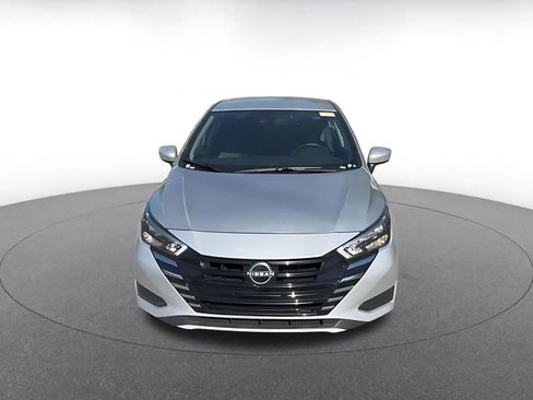 Used 2025 Nissan Versa SV image 4
