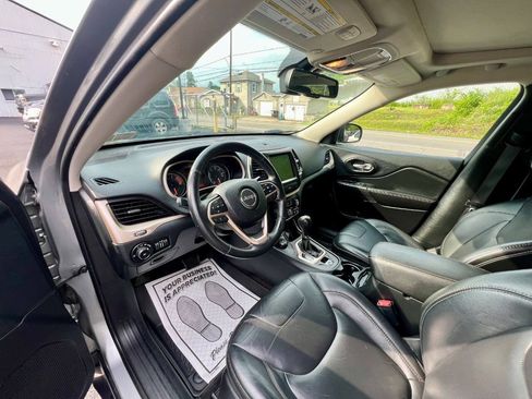 Used 2016 Jeep Cherokee Limited AWD/4WD image 9