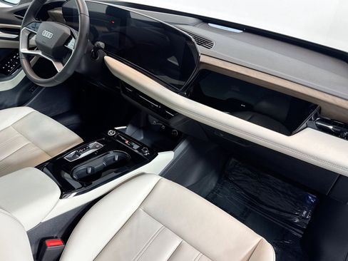 Used 2025 Audi A6 e-tron Premium Plus w/ Premium Plus RWD image 26