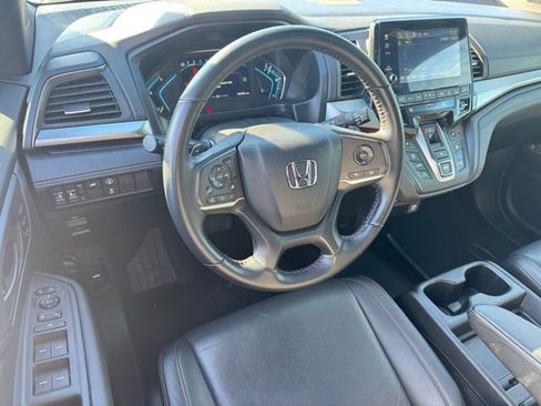 Used 2024 Honda Odyssey Sport image 17