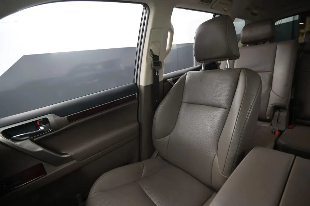 Used 2018 Lexus GX 460 Premium w/ Premium Package AWD/4WD image 30