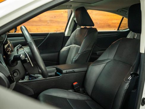 Used 2022 Lexus ES 250 w/ Premium Package AWD/4WD image 9