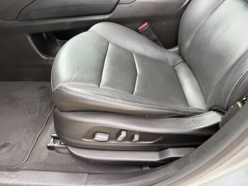 Used 2023 Cadillac XT6 Premium Luxury FWD image 30
