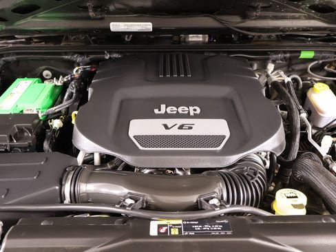 Used 2017 Jeep Wrangler Unlimited Sport w/ Quick Order Package 24S image 17