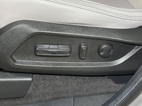 Certified 2024 Honda Pilot Touring image 23