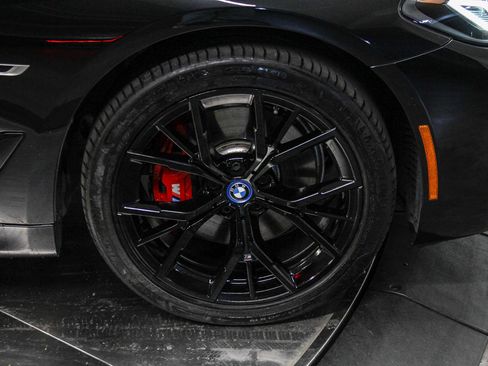 Certified 2023 BMW 530e w/ M Sport Package image 9