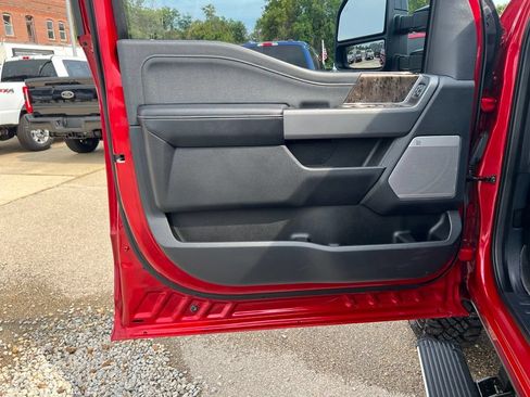 Used 2024 Ford F250 Lariat w/ Lariat Ultimate Package AWD/4WD image 11