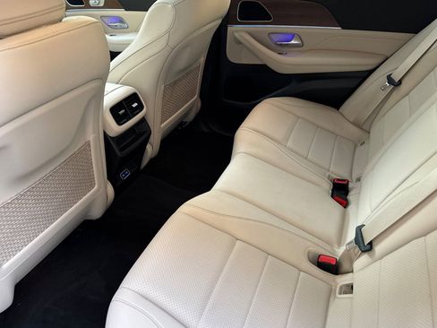 Used 2025 Mercedes-Benz GLE 350 4MATIC image 11