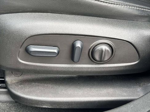 Used 2022 GMC Acadia SLT image 19