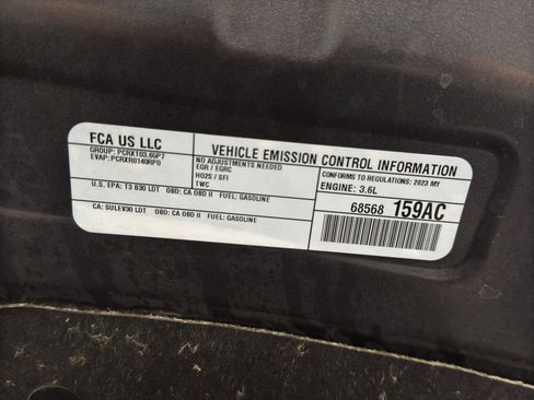 Used 2023 Chrysler Pacifica Touring-L image 38