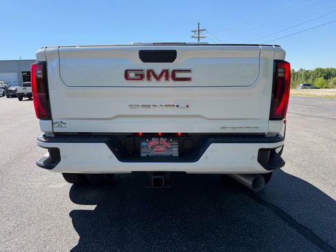 Used 2025 GMC Sierra 3500 Denali w/ Denali Reserve Package AWD/4WD image 14