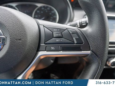 Used 2021 Nissan Kicks S FWD image 11
