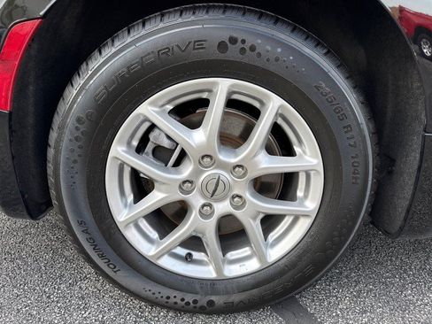 Used 2025 Chrysler Pacifica Select FWD image 10