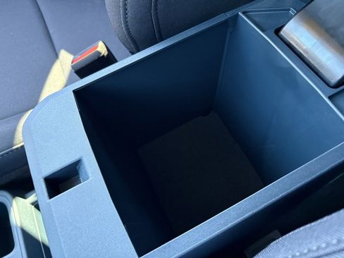 New 2025 Ford Maverick XL w/ Equipment Group 101A image 41