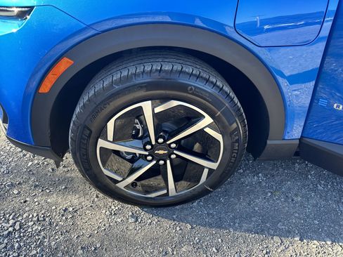 New 2026 Chevrolet Equinox EV LT image 10