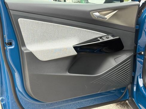 New 2026 Volkswagen ID.4 Pro RWD image 17