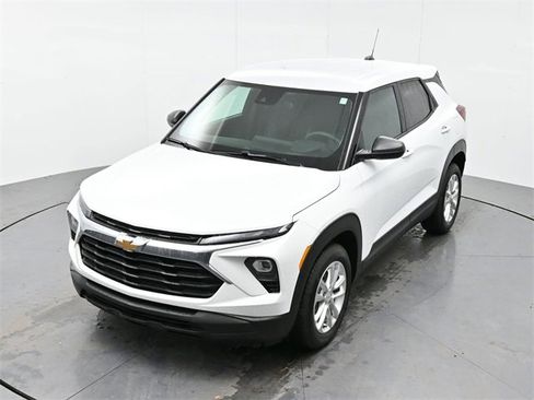 Used 2024 Chevrolet TrailBlazer LS w/ LS Convenience Package image 32