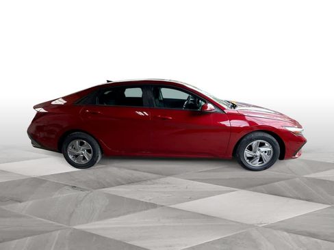 Used 2026 Hyundai Elantra SE FWD image 9