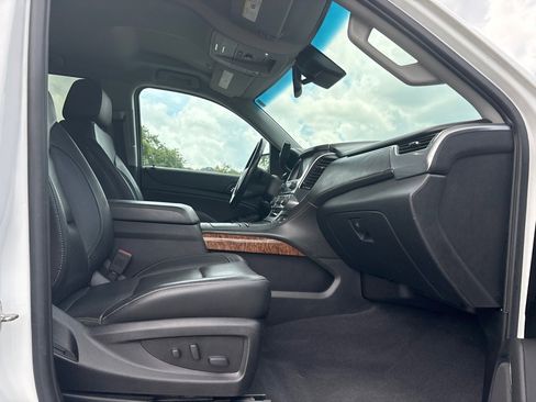 Used 2020 Chevrolet Suburban Premier image 16