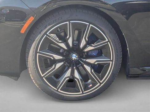 Used 2024 BMW i7 M70 w/ Premium Package image 10