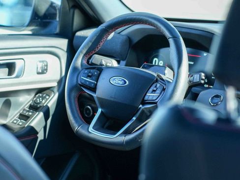 Used 2025 Ford Explorer ST-Line w/ ST-Line Street Pack AWD/4WD image 24