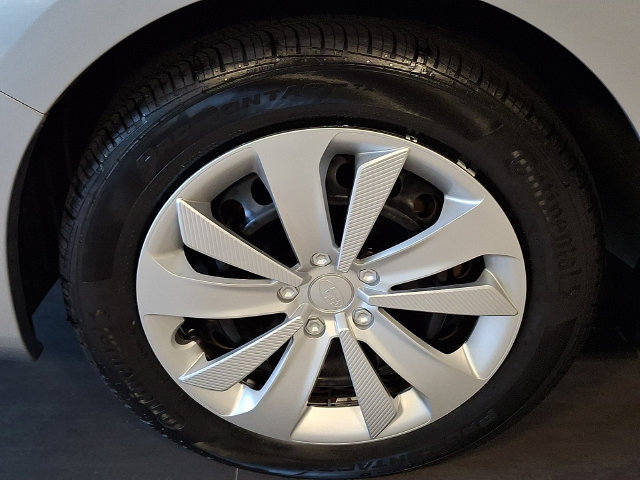Used 2017 Subaru Impreza 2.0i AWD/4WD image 9