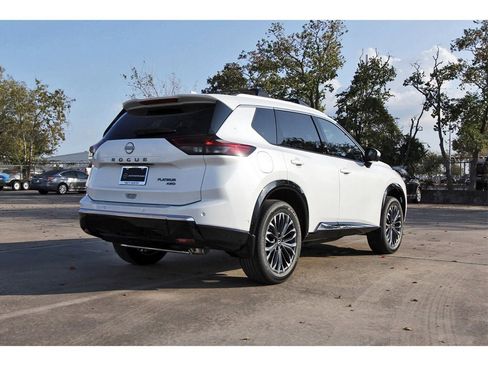 New 2026 Nissan Rogue Platinum w/ Platinum Premium Package image 4