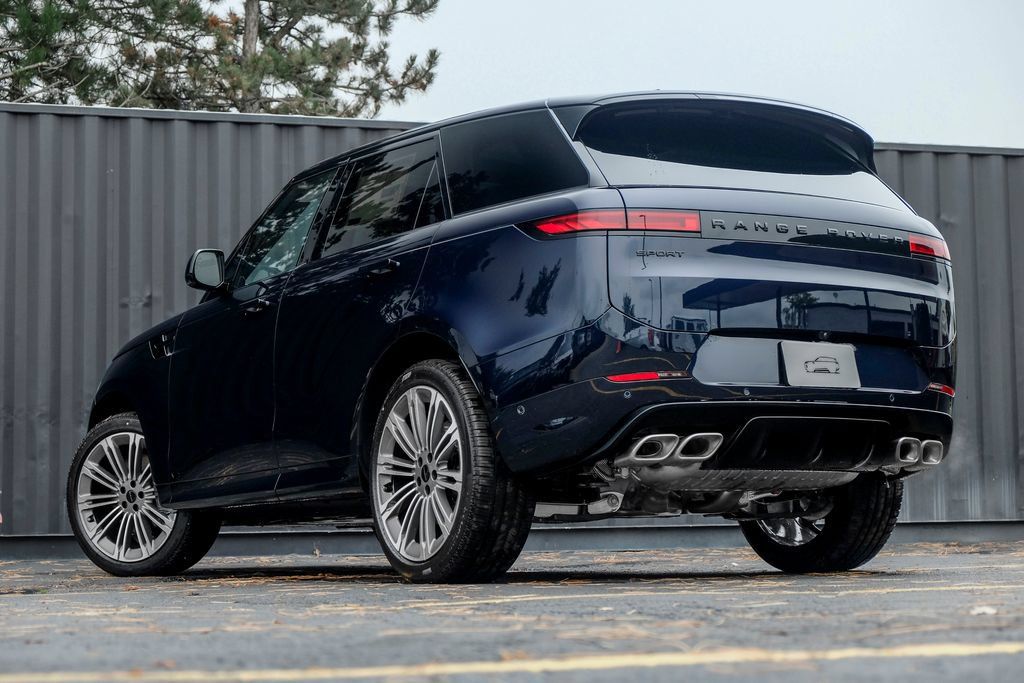 New 2026 Land Rover Range Rover Sport Dynamic SE AWD/4WD image 2
