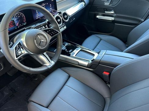 Used 2026 Mercedes-Benz GLB 250 image 4