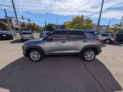 Used 2021 Chevrolet TrailBlazer LS FWD image 9