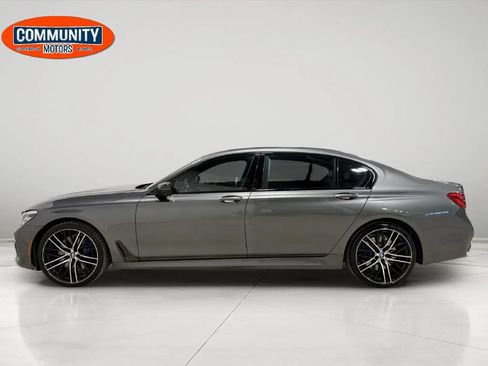 Used 2019 BMW 750i xDrive w/ Executive Package image 3