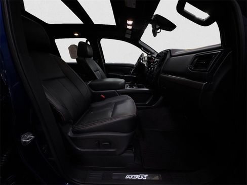 Used 2021 Nissan Titan PRO-4X w/ Pro-4x Convenience Package image 15