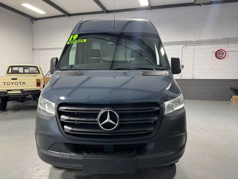 Used 2019 Mercedes-Benz Sprinter 144 image 9