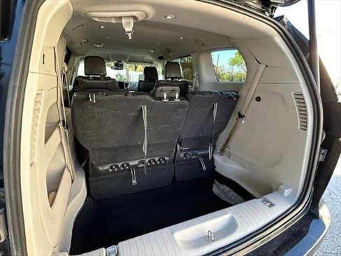 Certified 2023 Chrysler Pacifica Touring-L FWD image 40