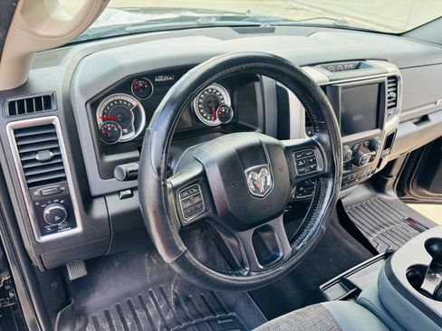 Used 2019 RAM 1500 Big Horn AWD/4WD image 30