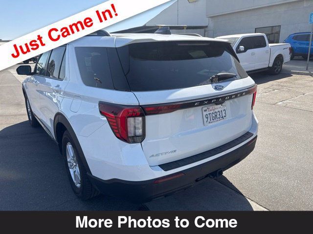 Used 2025 Ford Explorer Active RWD image 3