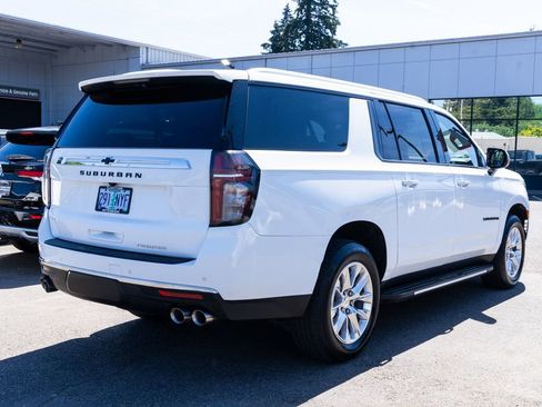 Used 2023 Chevrolet Suburban Premier AWD/4WD image 6