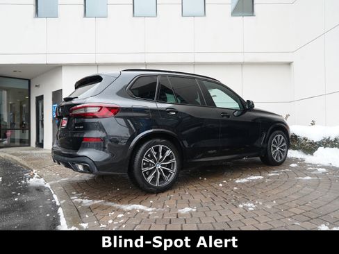 Used 2022 BMW X5 xDrive40i w/ M Sport Package image 3