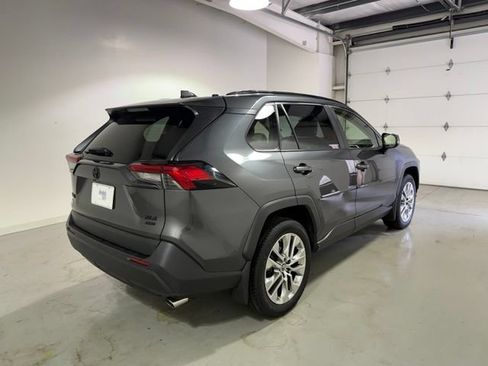 Used 2019 Toyota RAV4 XLE Premium w/ All Weather Liner Package AWD/4WD image 7