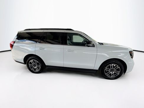 Used 2025 Ford Expedition Active AWD/4WD image 10