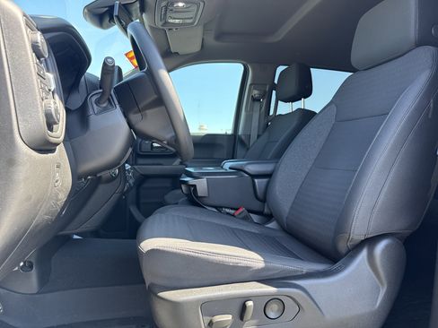 Used 2024 Chevrolet Silverado 2500 Custom w/ Custom Value Package image 16