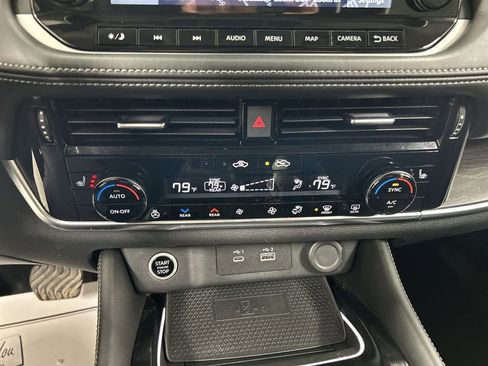 Used 2023 Nissan Rogue Platinum w/ Platinum Premium Package image 17