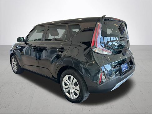 Used 2023 Kia Soul LX FWD image 10