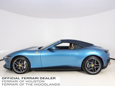 Used 2025 Ferrari Roma Spider image 30