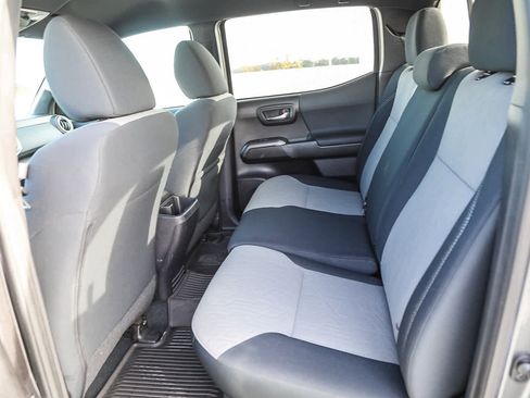 Certified 2020 Toyota Tacoma TRD Off-Road image 18