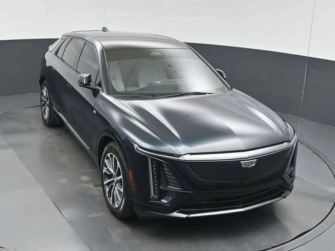 Used 2024 Cadillac Lyriq Sport w/ LPO, Floor Liner Package AWD/4WD image 45