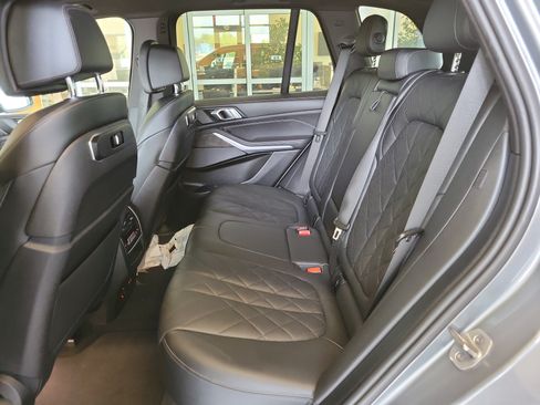 Used 2024 BMW X5 xDrive40i AWD/4WD image 16