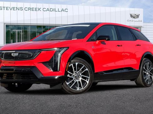 Certified 2025 Cadillac Optiq Sport 2 image 7